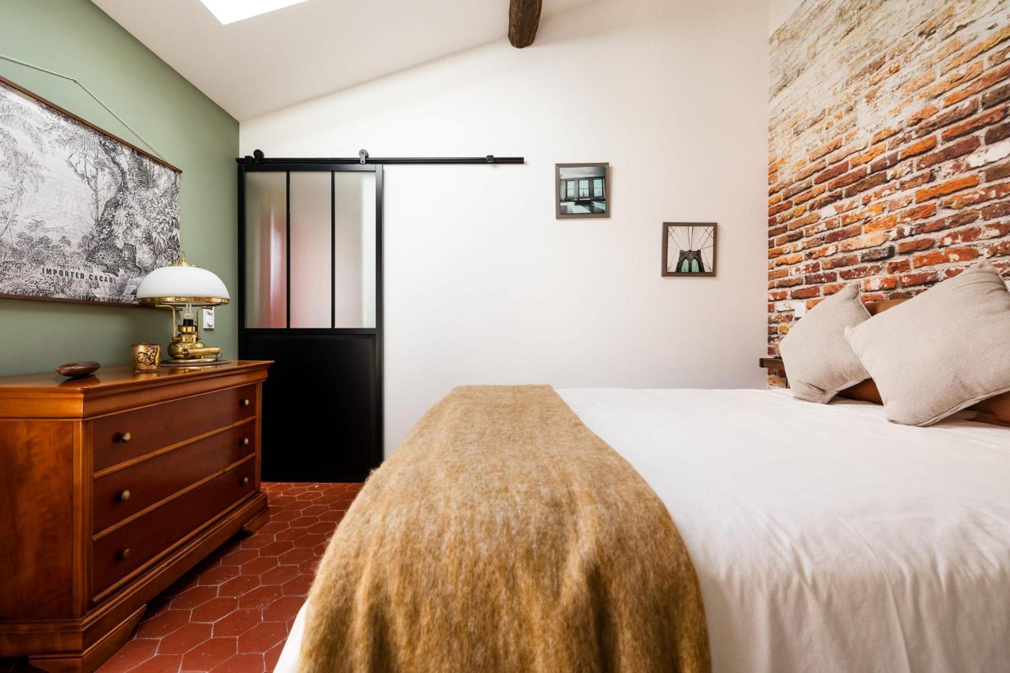 Apartment 06by2 Beautiful Renovated With Terrace