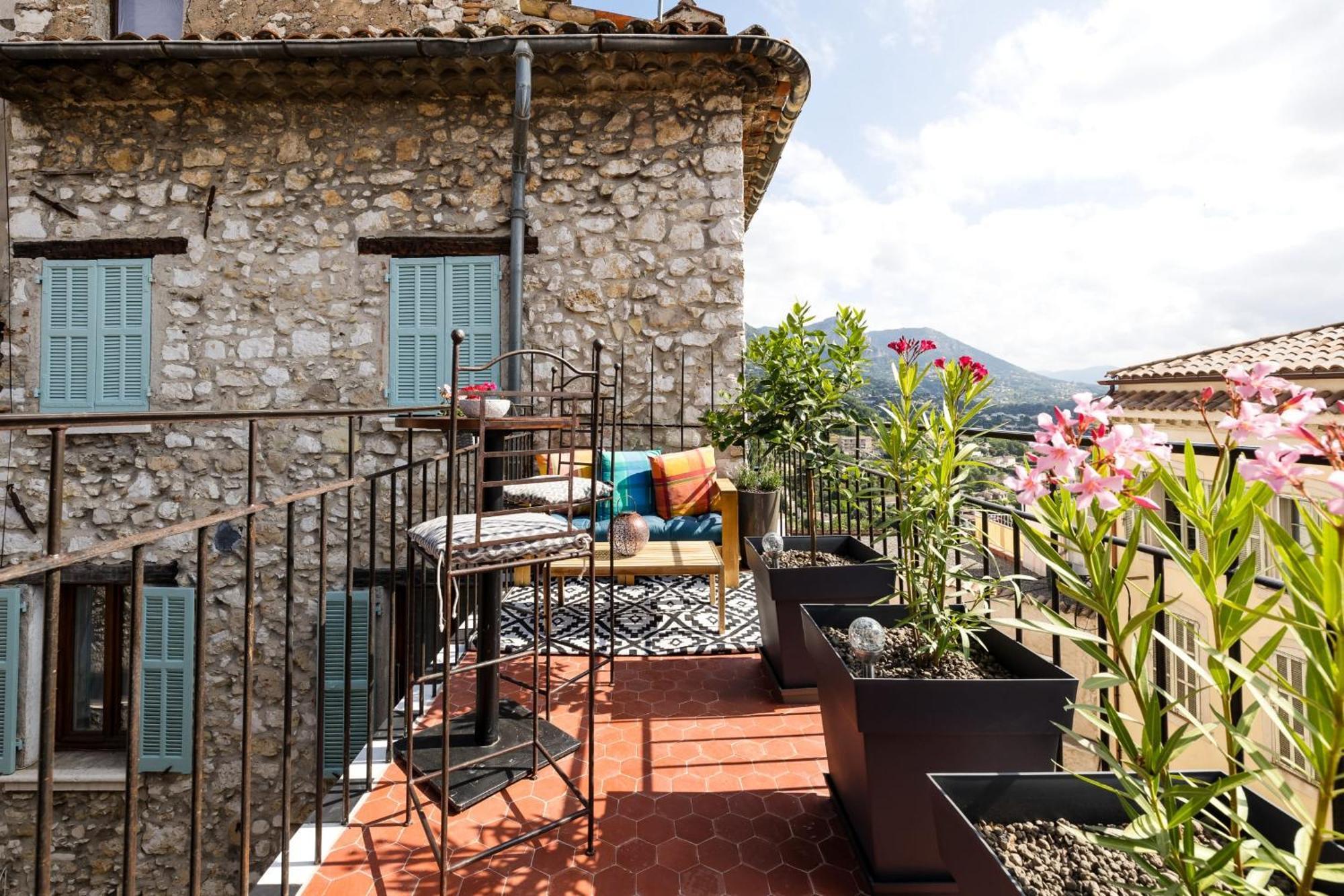 Apartment 06by2 Beautiful Renovated With Terrace *
