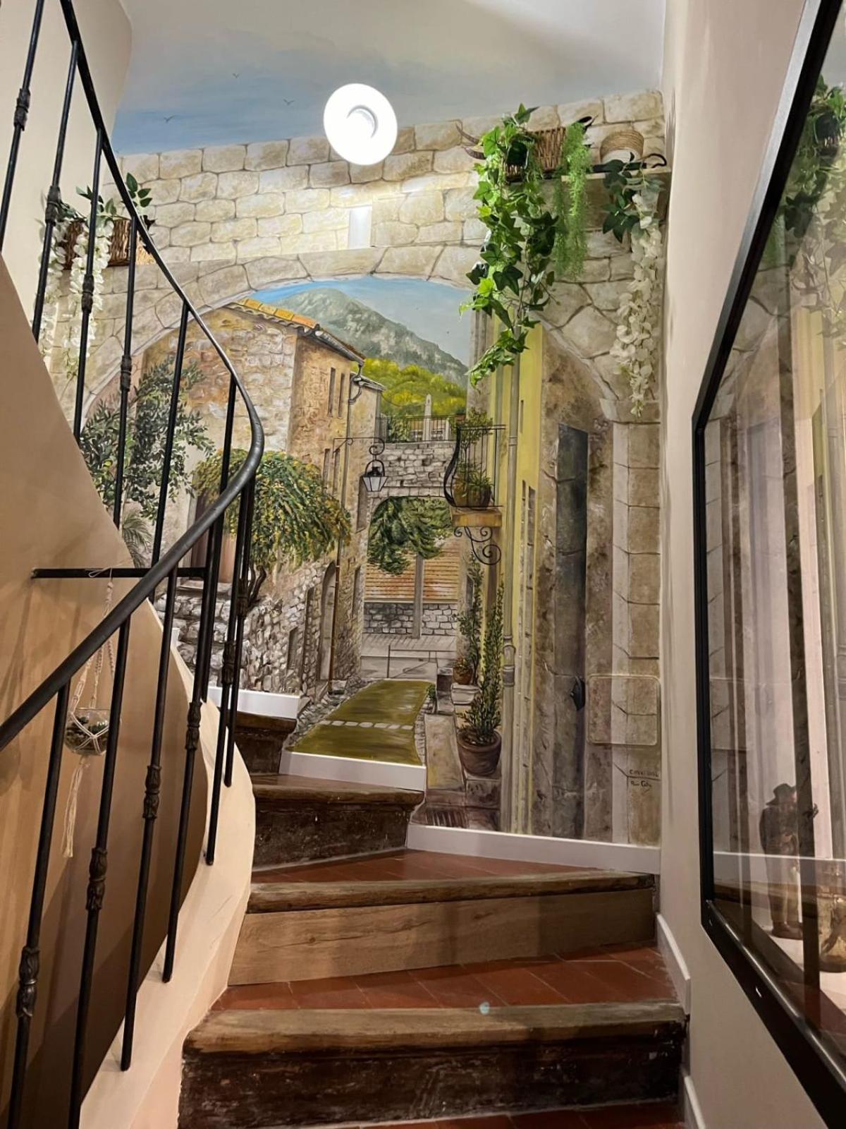 06by2 Beautiful Renovated With Terrace Apartment Vence