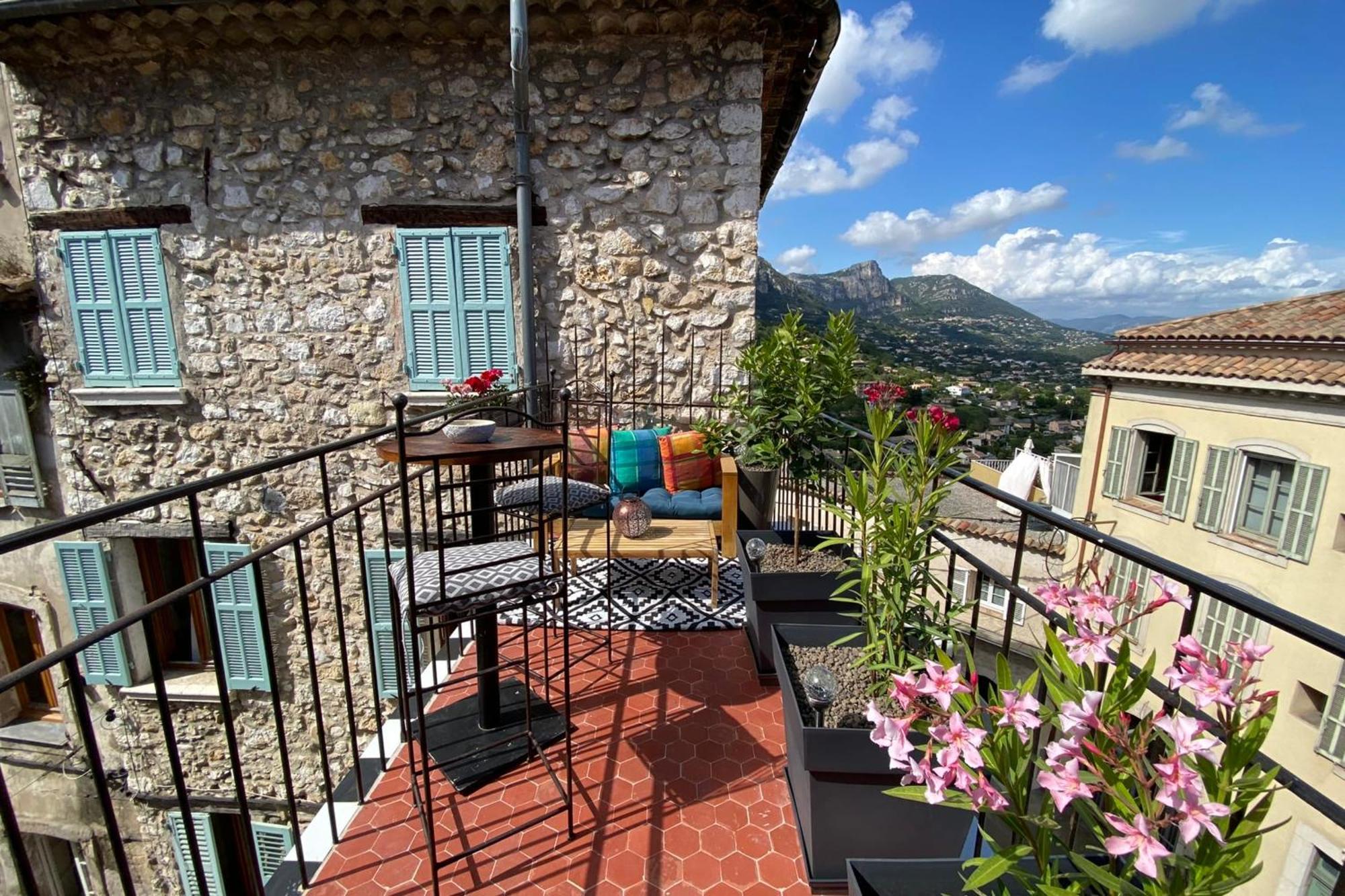 06by2 Beautiful Renovated With Terrace Apartment Vence