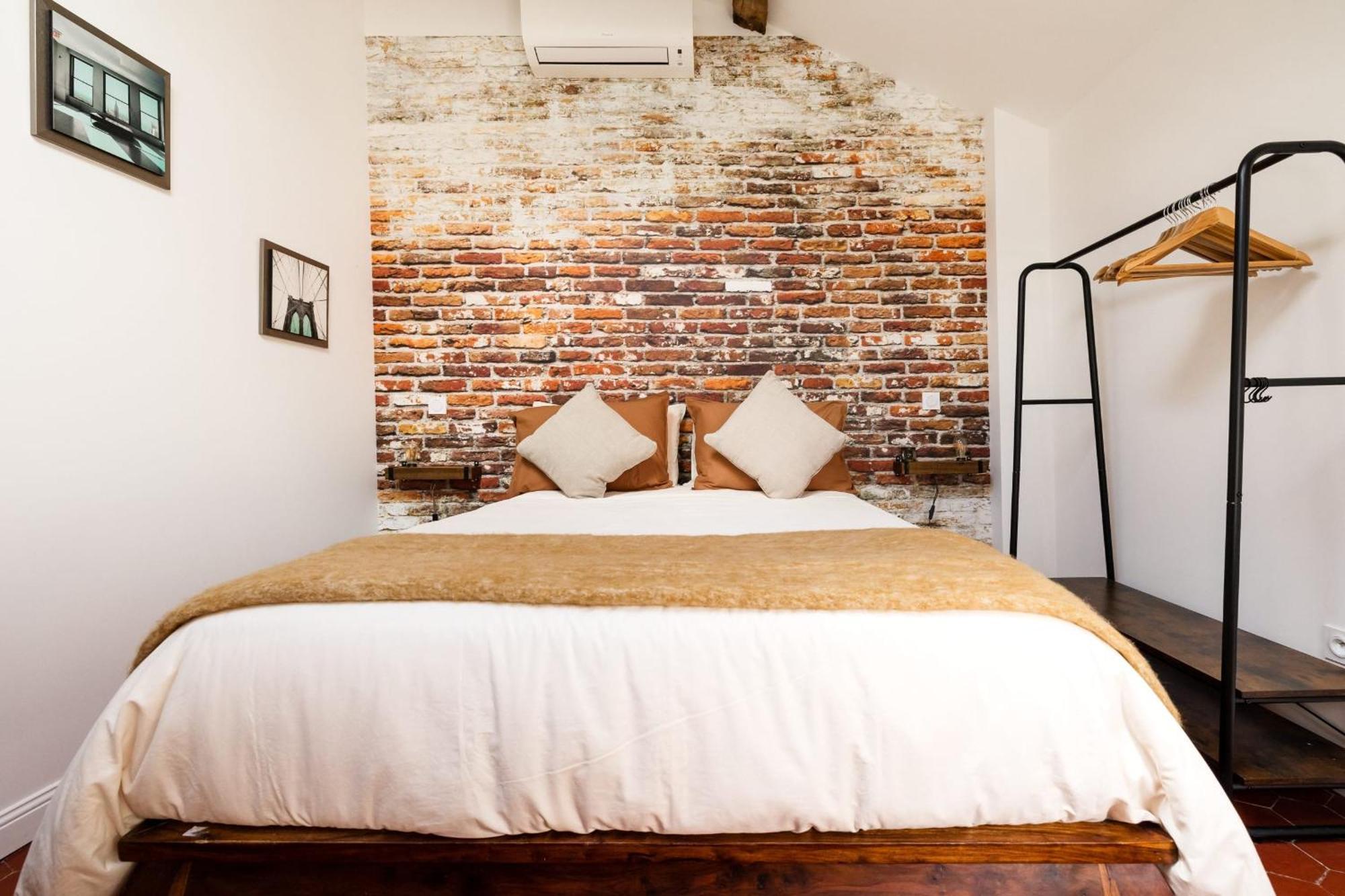 06by2 Beautiful Renovated With Terrace *