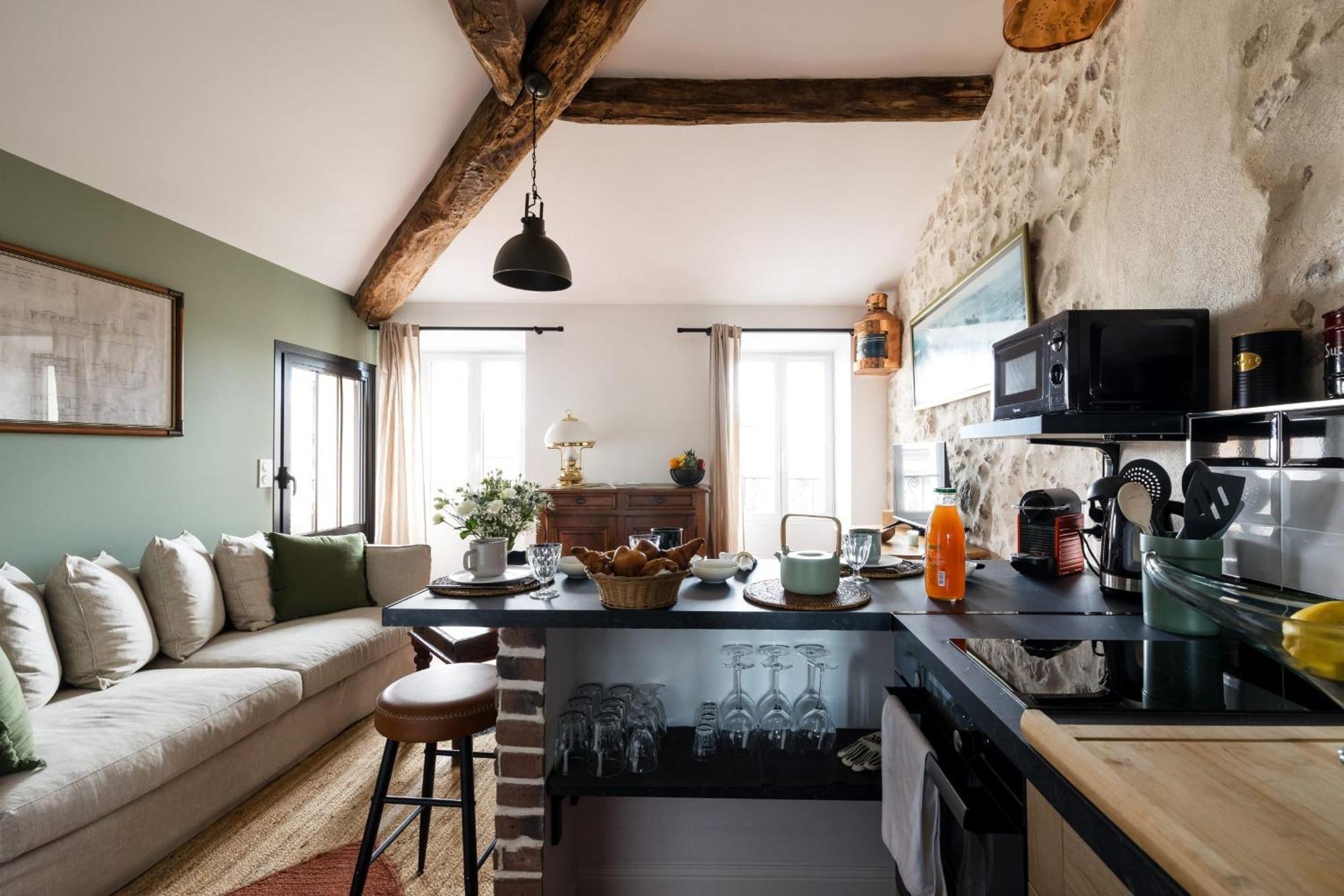 06by2 Beautiful Renovated With Terrace Apartment Vence