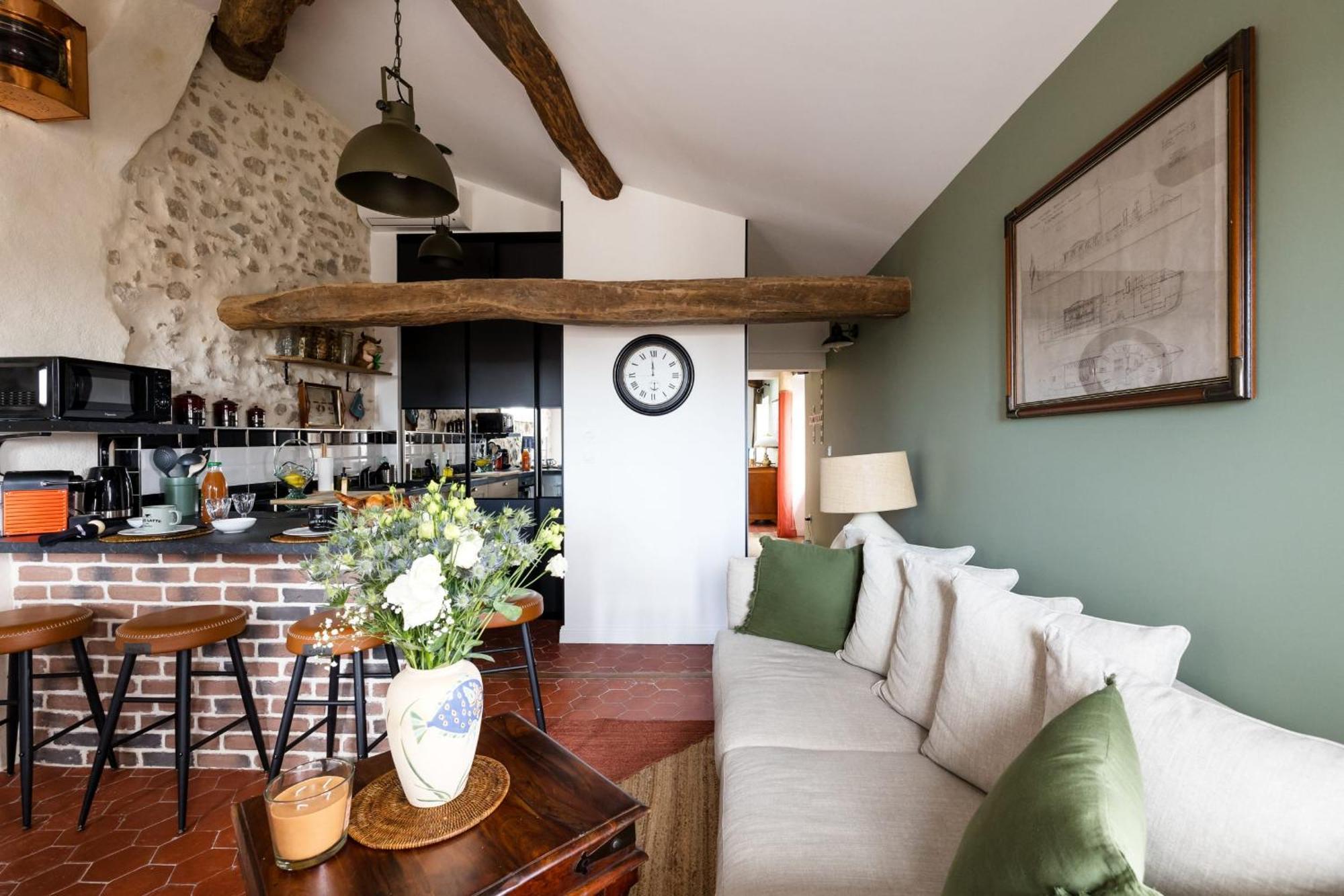 06by2 Beautiful Renovated With Terrace * Vence