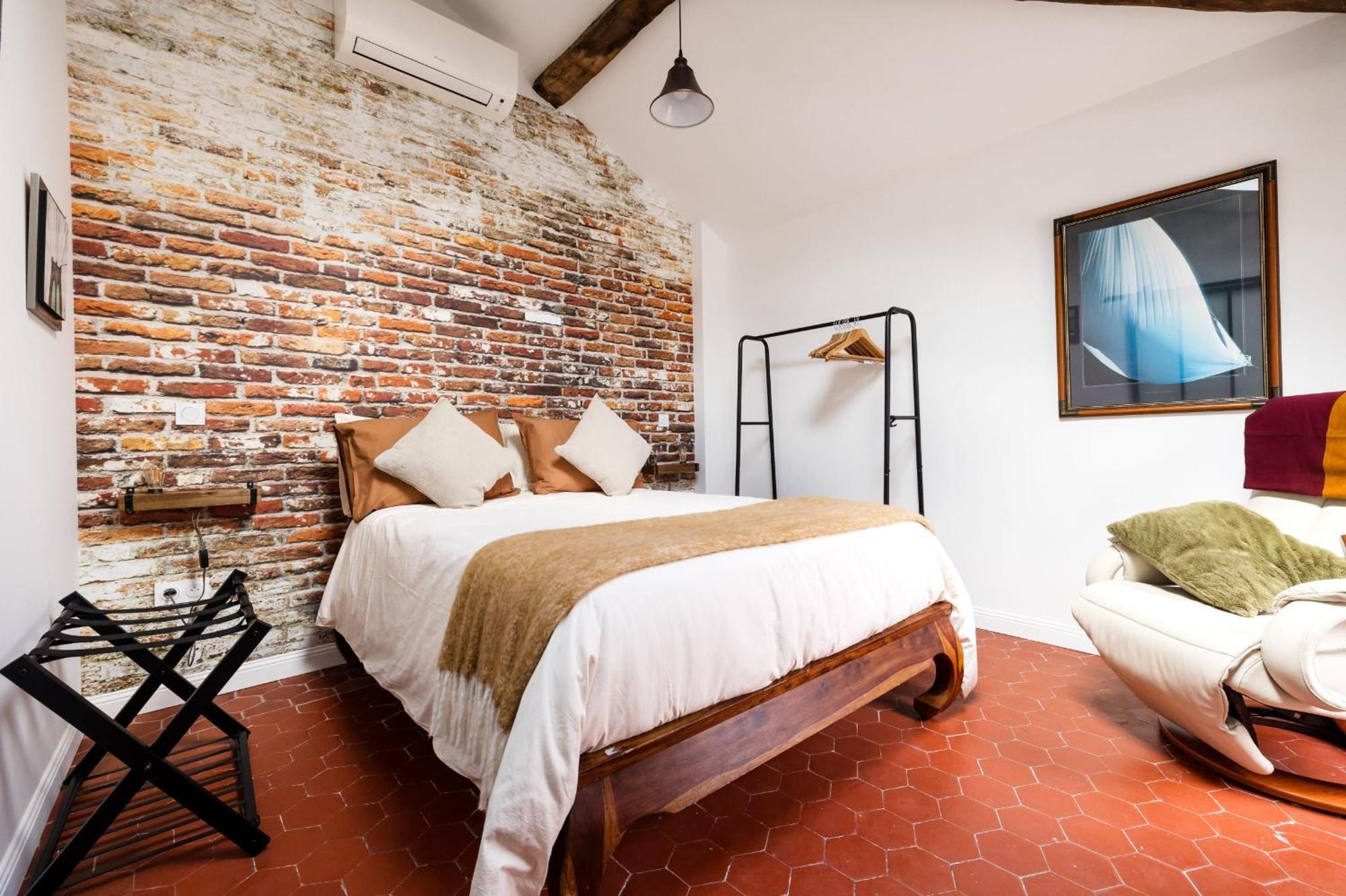 Apartment 06by2 Beautiful Renovated With Terrace *